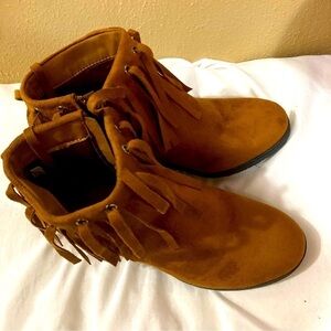 Gina Group LLC brown short boots